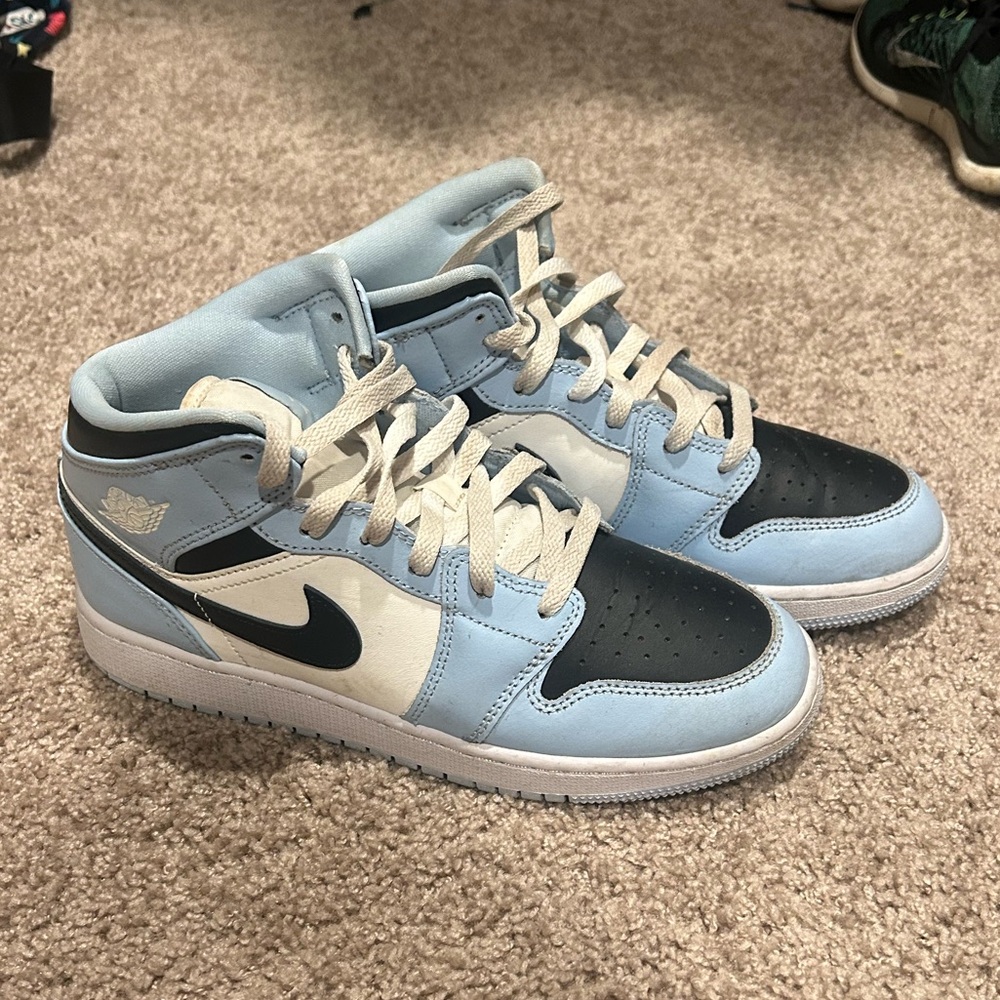 DEAL!! NIKE High Dunks in NC BABY BLUE! big kids size 6.5Y